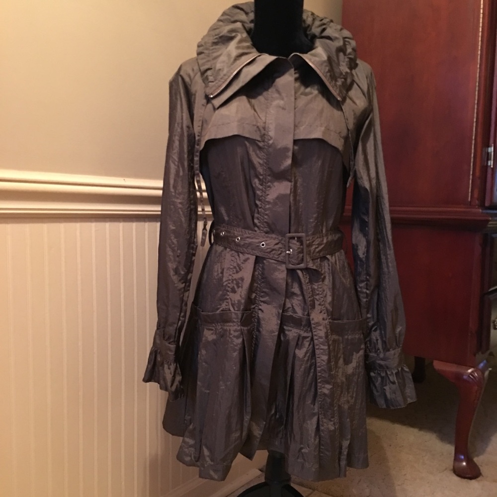 RYU Coat with Ruffles Size L